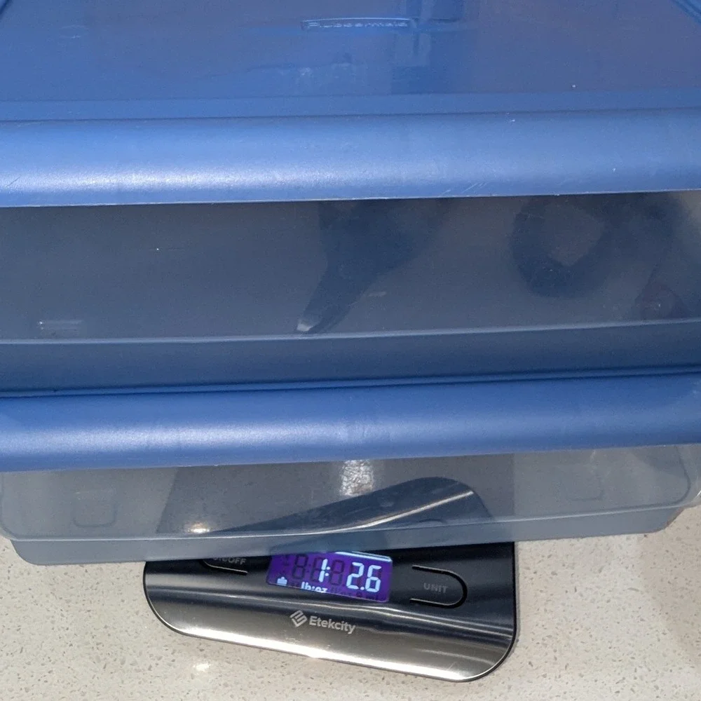 Vintage Rubbermaid Snaptoppers Storage Bins Blue Plastic Snap Lid 5.7 Qt 2 Small
